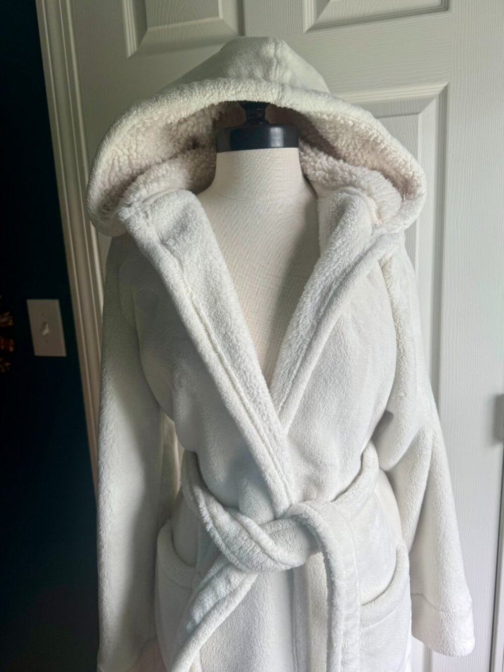 L.L. Bean Wicked Plush Hooded Robe - Size Small